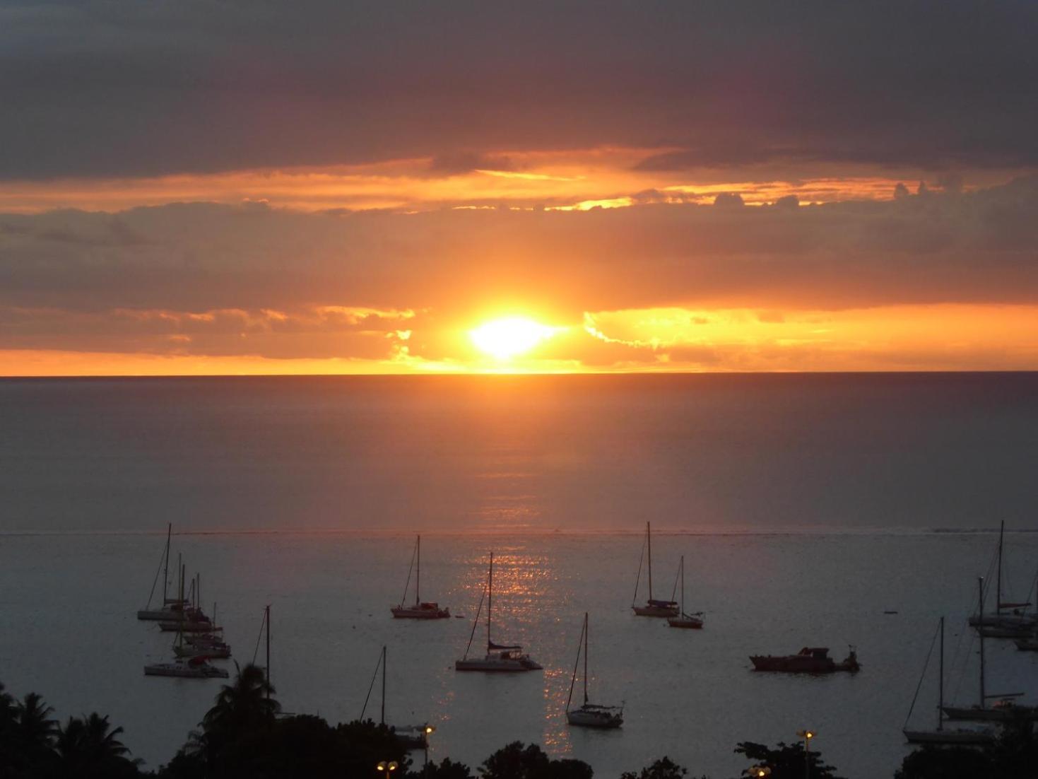 Maeva Sunset View Hotel Punaauia  Bagian luar foto