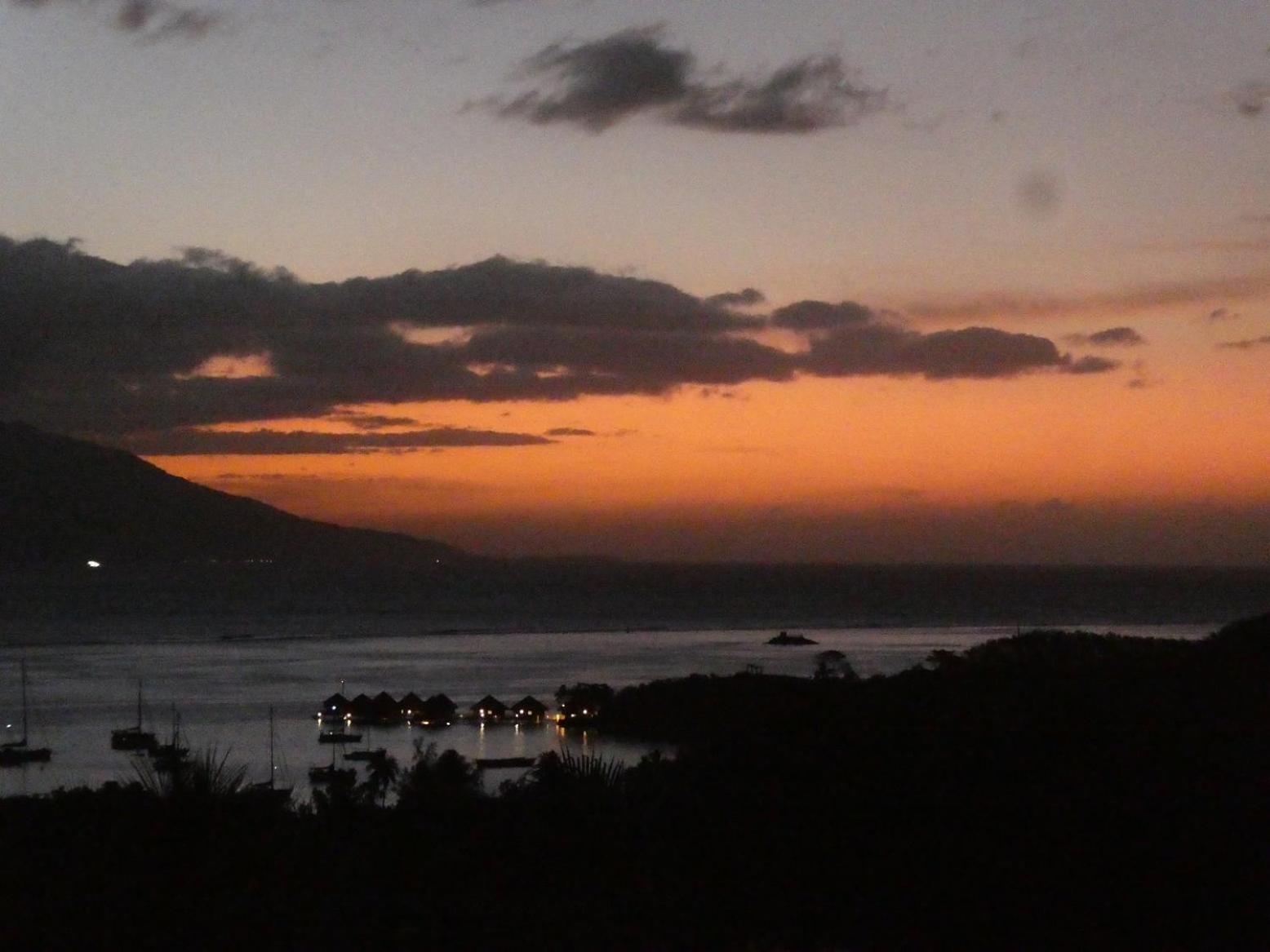 Maeva Sunset View Hotel Punaauia  Bagian luar foto