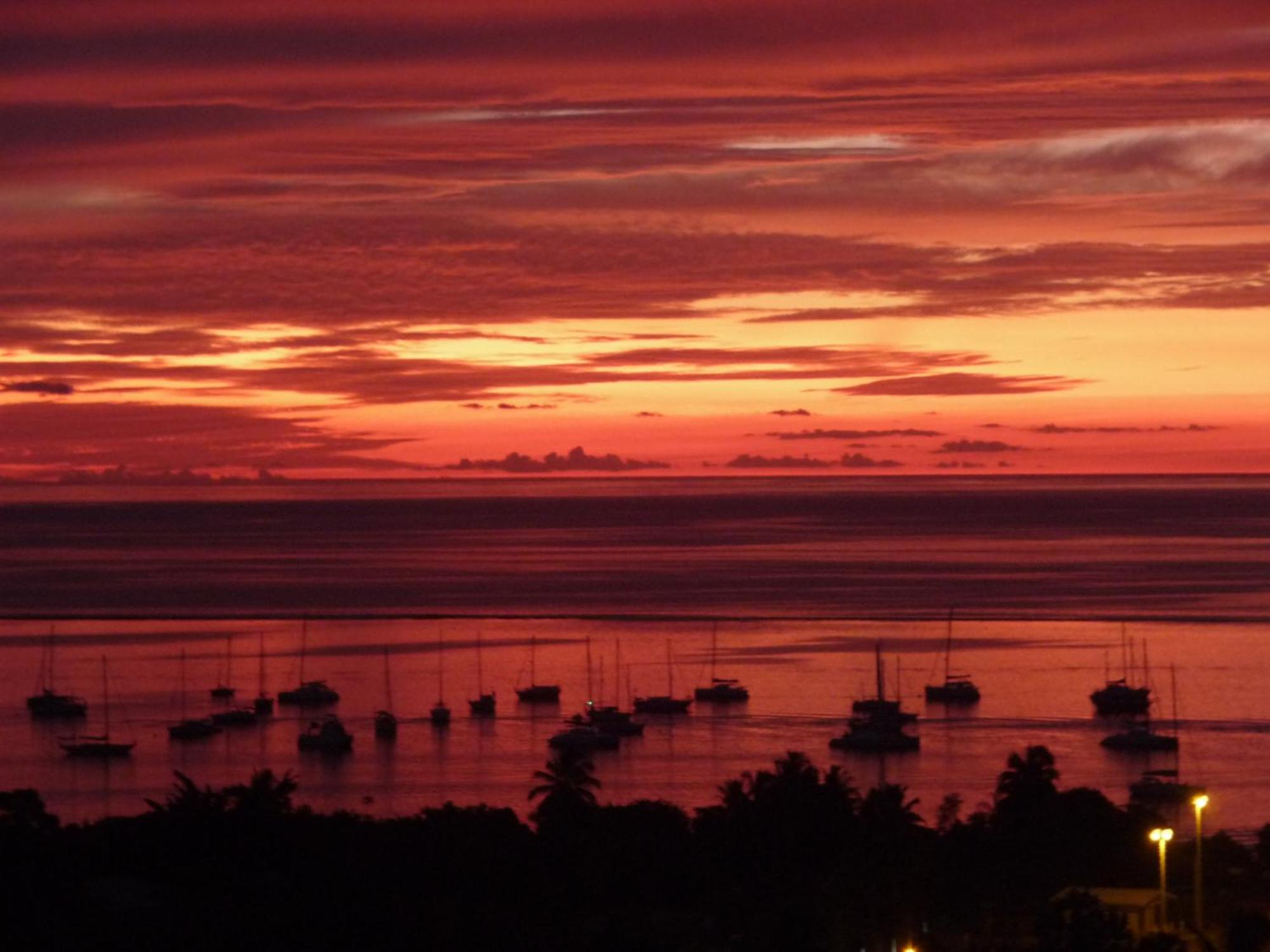Maeva Sunset View Hotel Punaauia  Bagian luar foto